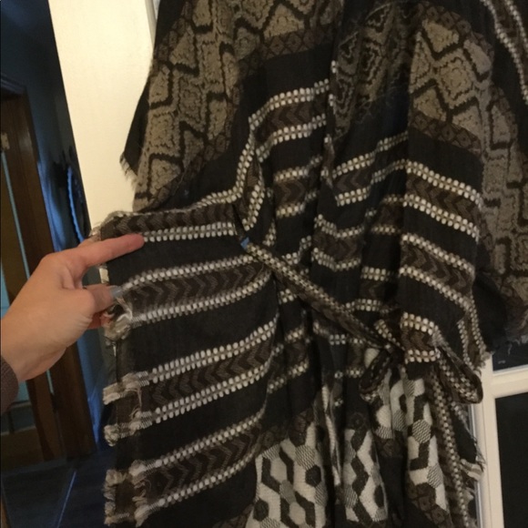 Lucky Brand Wrap- Worn Once - Picture 5 of 5